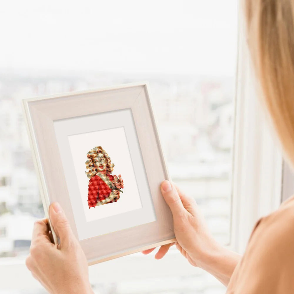 Vintage Glamour Portraits mini diamond painting design displayed in a decorative room setting