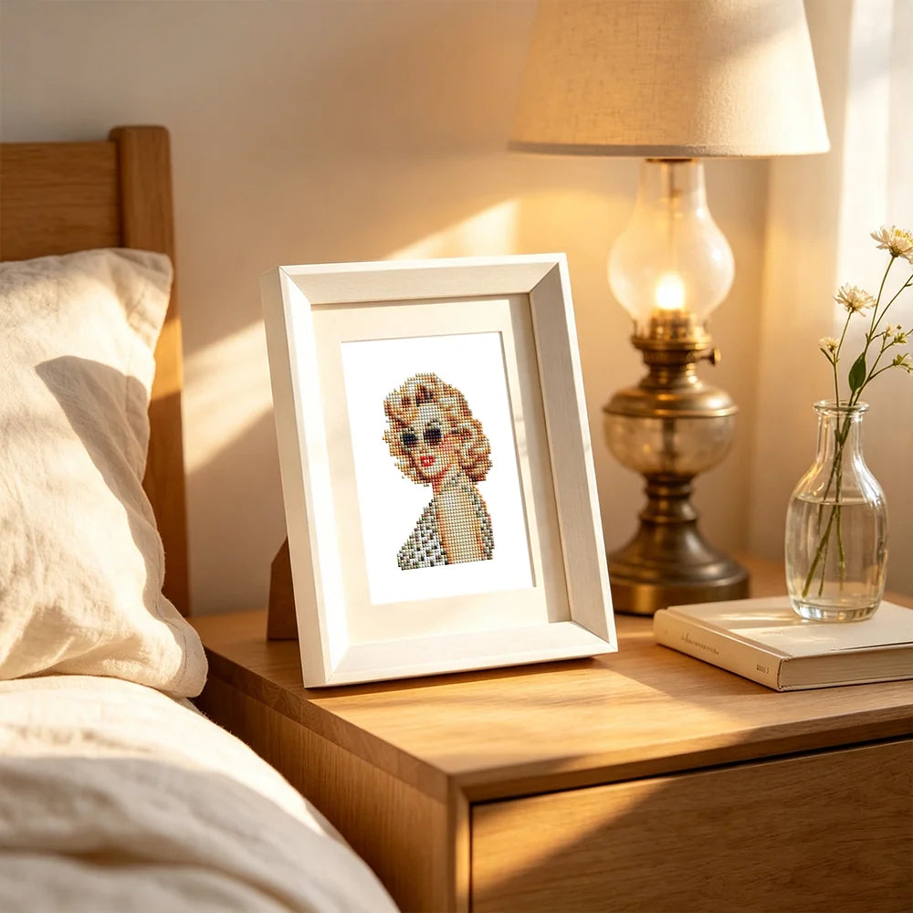 Framed Vintage Glamour Portraits mini diamond painting artwork presented as finished decor